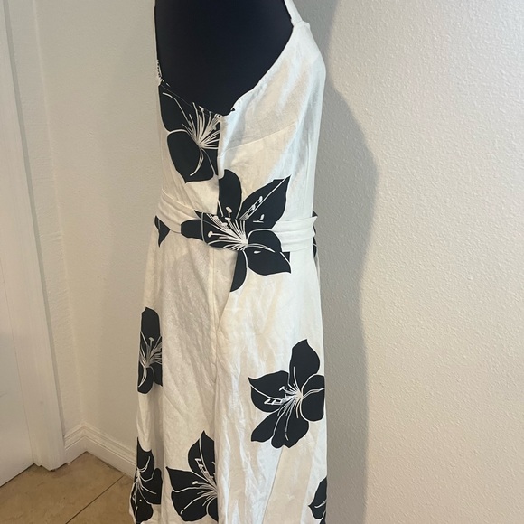 Love for humanity dress 👗 - Picture 3 of 7